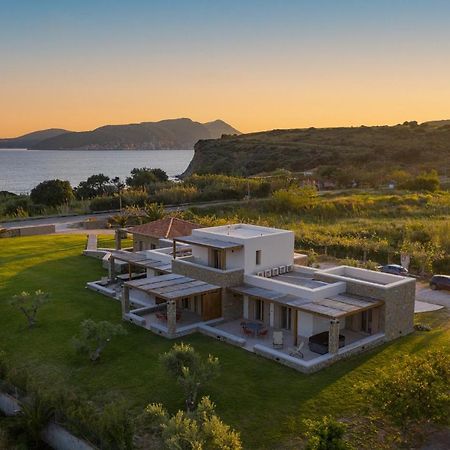 Quinta Essentia Suites Foiníki Extérieur photo