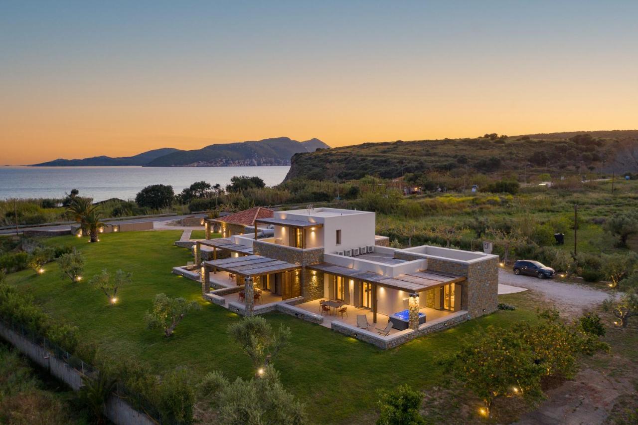 Quinta Essentia Suites Foiníki Extérieur photo