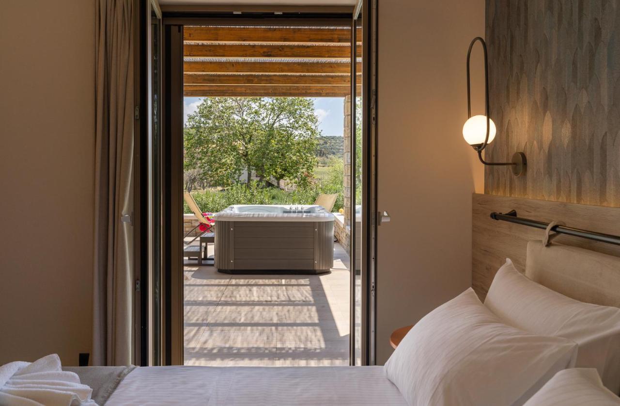 Quinta Essentia Suites Foiníki Extérieur photo